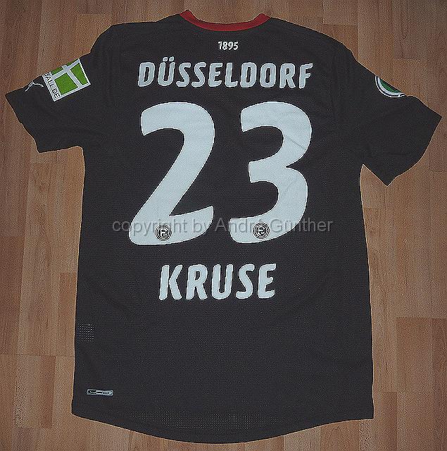 P1150834.JPG - 2011-12 Bauhaus #23 Robbie Kruse DFB Pokal Spiel gegen Hessen Kassel Matchworn
